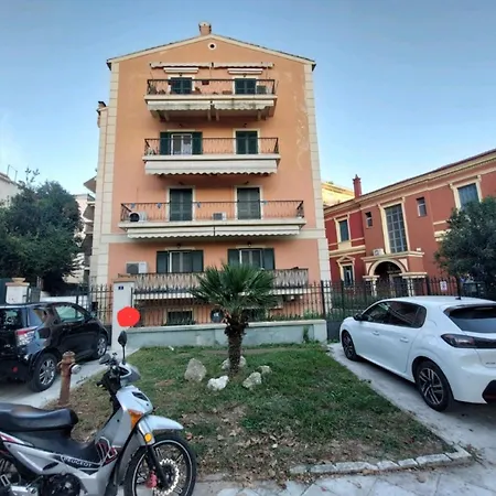 Alexandras Hideaway *